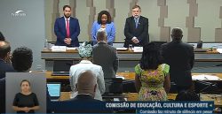 morte-de-rita-lee:-ministra-da-cultura,-margareth-menezes-se-emociona-ao-receber-noticia-no-senado