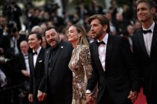 jurados-de-cannes-declaram-apoio-a-greve-de-roteiristas-de-hollywood