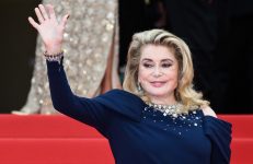 catherine-deneuve-abre-oficialmente-o-76o-festival-de-cannes