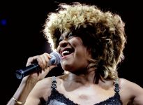 tina-turner:-famosos-lamentam-morte-da-cantora