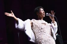 a-briga-de-filhos-de-aretha-franklin-por-testamento-encontrado-no-sofa