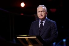 bbc-revela-que-huw-edwards-e-o-apresentador-denunciado-por-comprar-fotos-de-menores