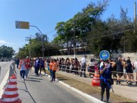 segundo-fim-de-semana-do-the-town-comeca-com-calorao,-sem-previsao-de-chuva-e-sem-tumulto-na-fila-de-entrada