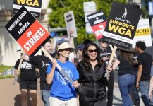 sindicato-dos-roteiristas-dos-eua-e-estudios-chegam-a-acordo-que-pode-encerrar-greve