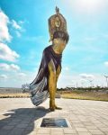 shakira-e-homenageada-com-estatua-de-6,5-metros-na-colombia