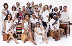 orquestra-de-refugiados-volta-a-chico-buarque-em-album-com-hino-palestino,-tema-do-tibete-e-musica-turca