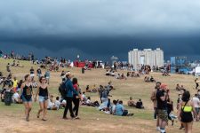 primeiro-dia-de-lollapalooza-sera-chuvoso-e-com-temperatura-minima-de-19°c;-veja-previsao