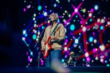 gilberto-gil-faz-show-impecavel-no-lolla-e-publico-fica-no-meio-da-lama