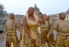 quem-e-aya-nakamura,-que-cantou-na-abertura-das-olimpiadas-em-paris