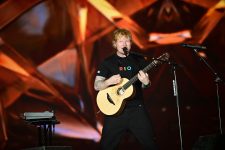 ed-sheeran-faz-bom-show-apressado-e-cheio-de-talento-para-plateia-apaixonada-no-rock-in-rio