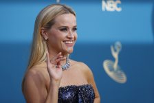 reese-witherspoon-busca-atriz-para-interpretar-personagem-de-‘legalmente-loira’-em-serie