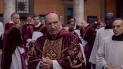 ‘conclave’-constroi-um-otimo-e-imprevisivel-drama-religioso;-g1-ja-viu